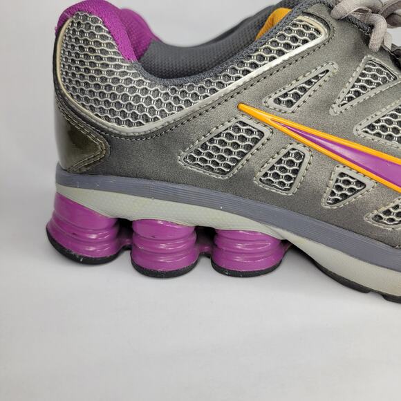 Women's Nike Shox Qualify +2 Grey/Berry Athletic Running GUC Size 9.5 - Picture 3 of 11